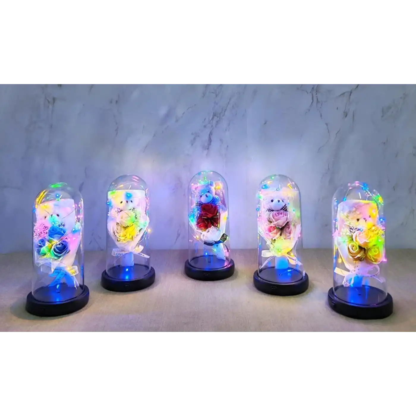 Işıklı Müzikli Fanus içinde Sevimli Ayıcıklı Gül Buketi