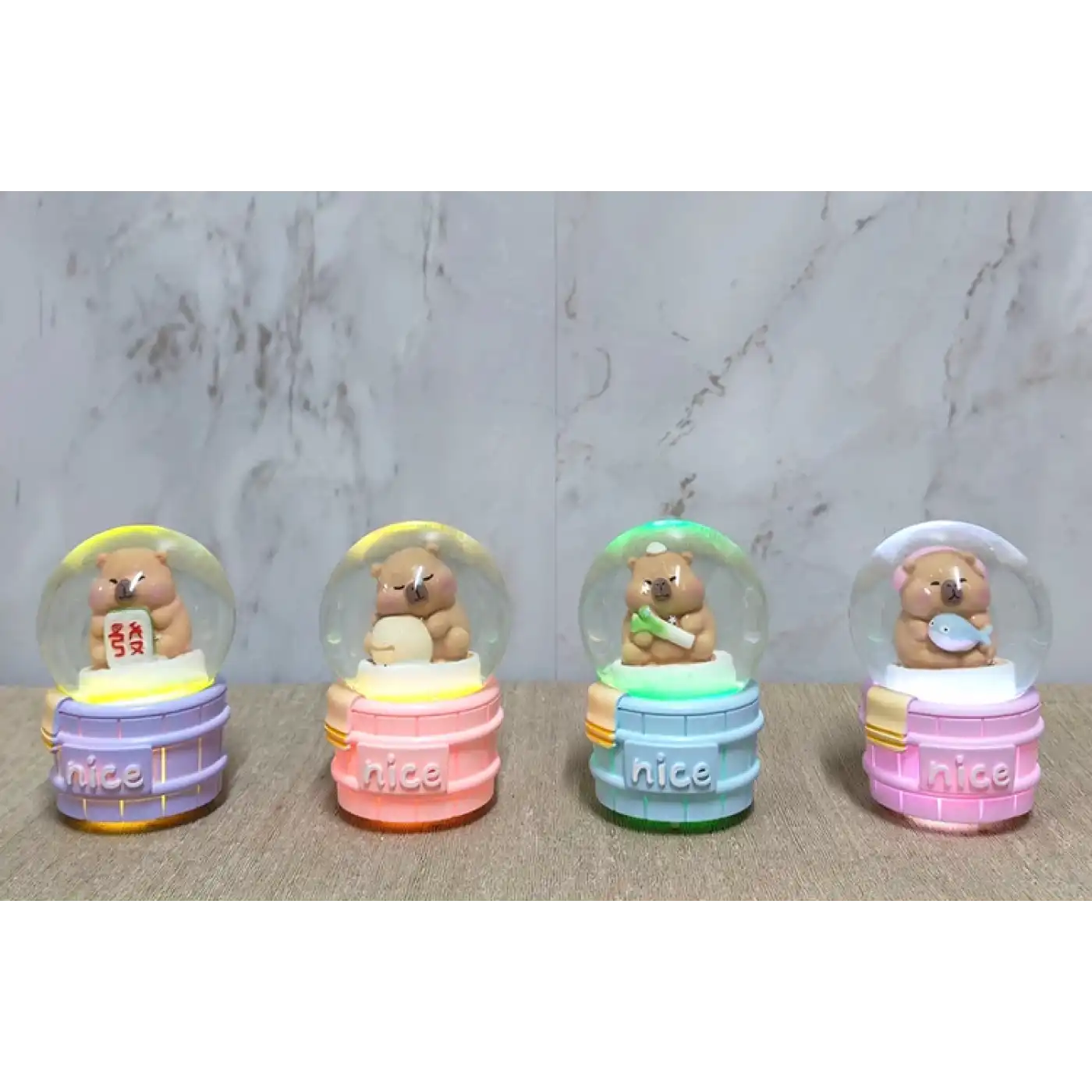 Kapibara Tasarımlı Işıklı Kar Küresi