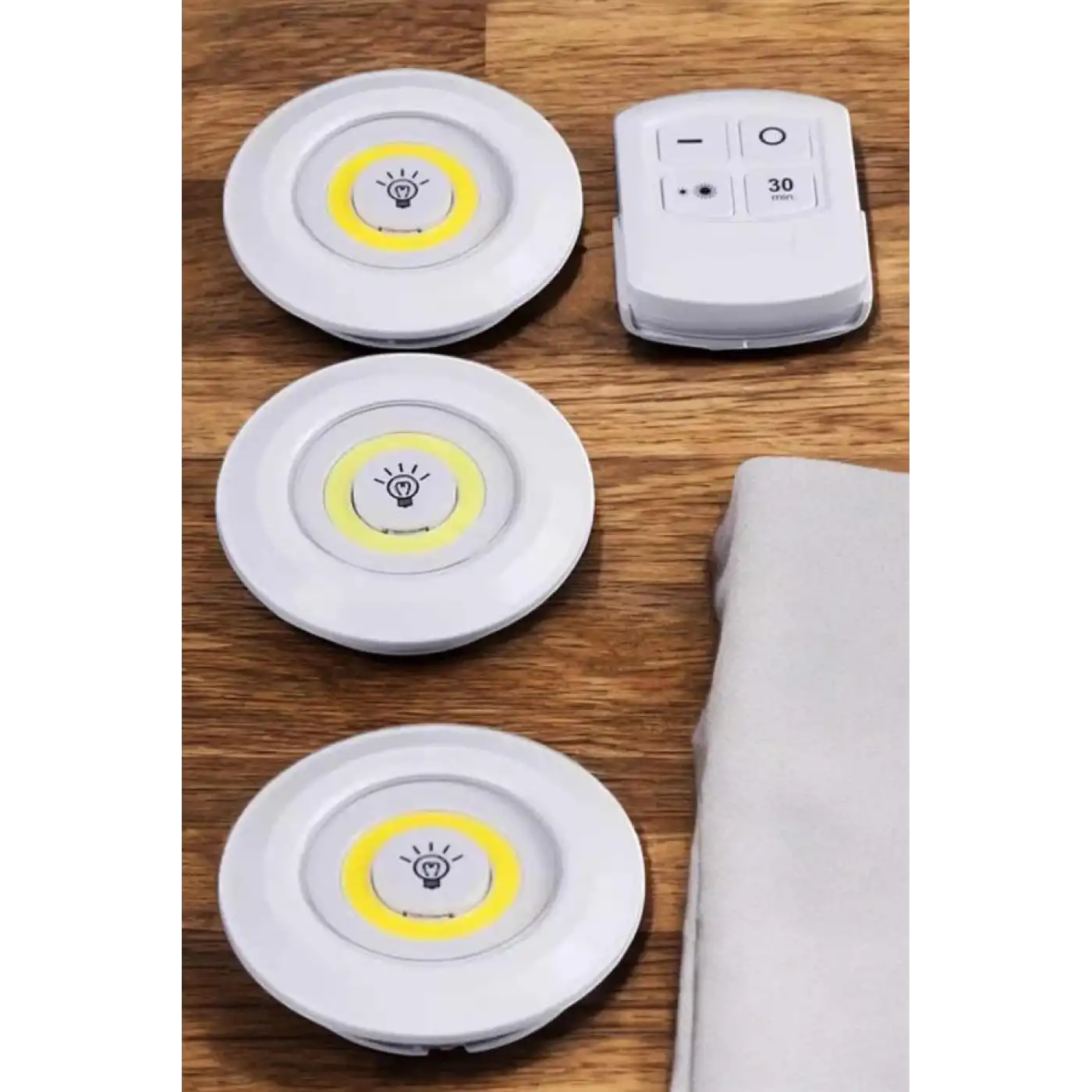 Led Lamba 3lü Uzaktan Kumandalı Yapışkanlı Beyaz Işık (Kopya)