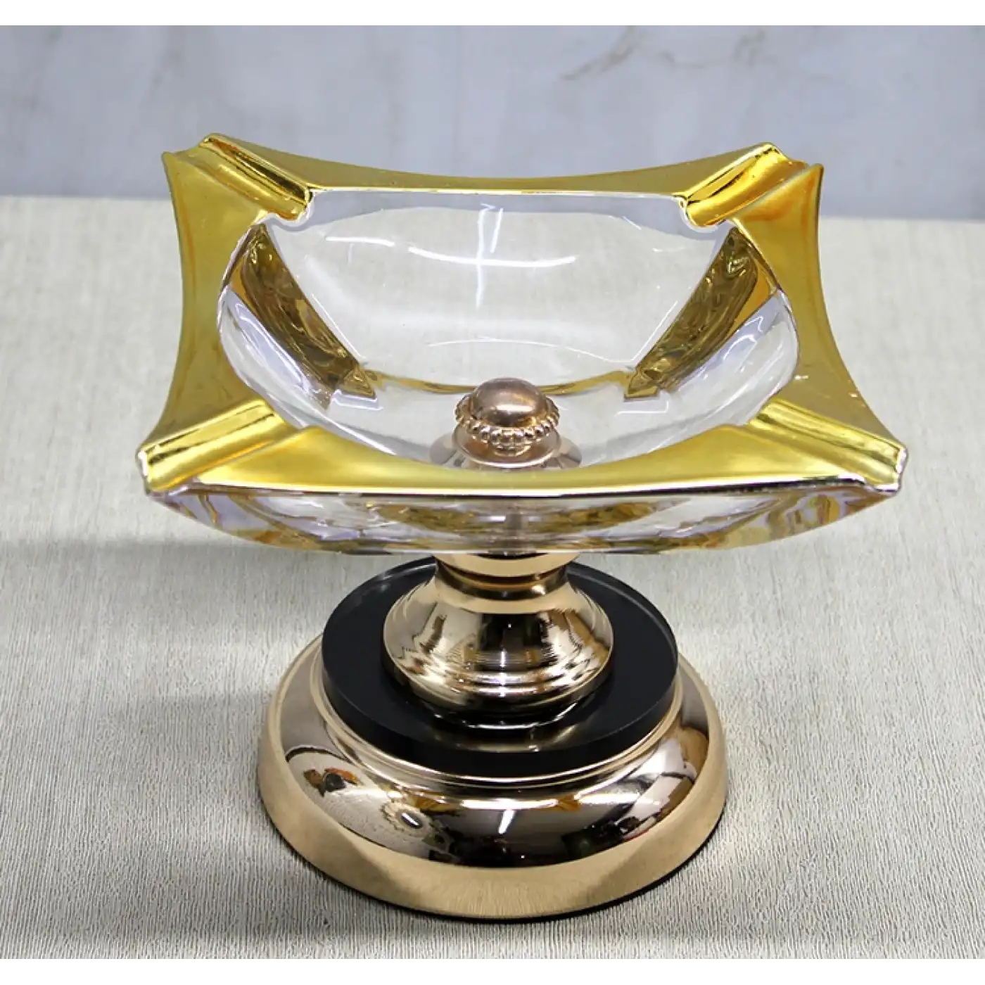 Metal Ayaklı Cam Küllük Model 3