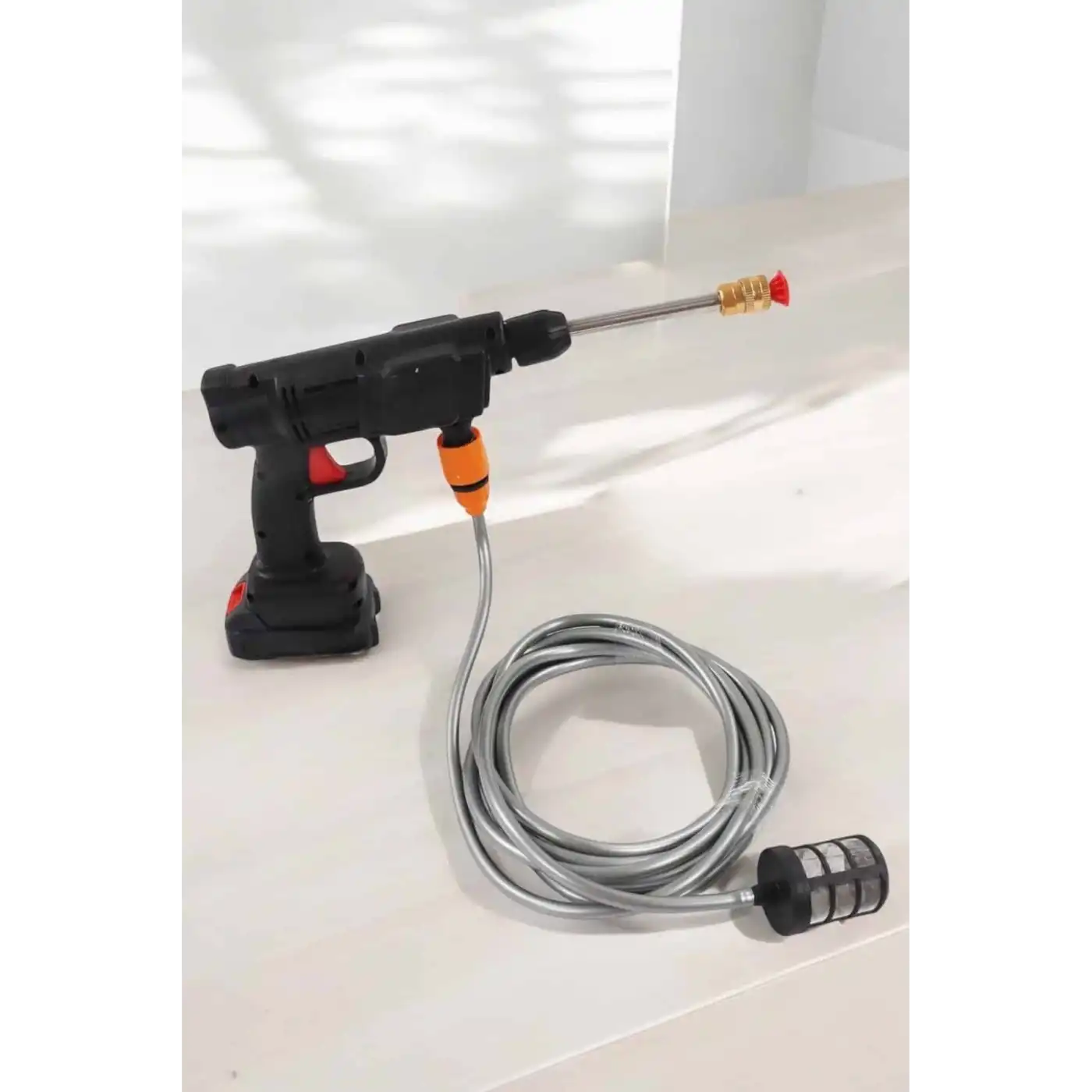 Şarjlı Oto Yıkama Tabancası Su Basınçlı Hazneli Bataryalı