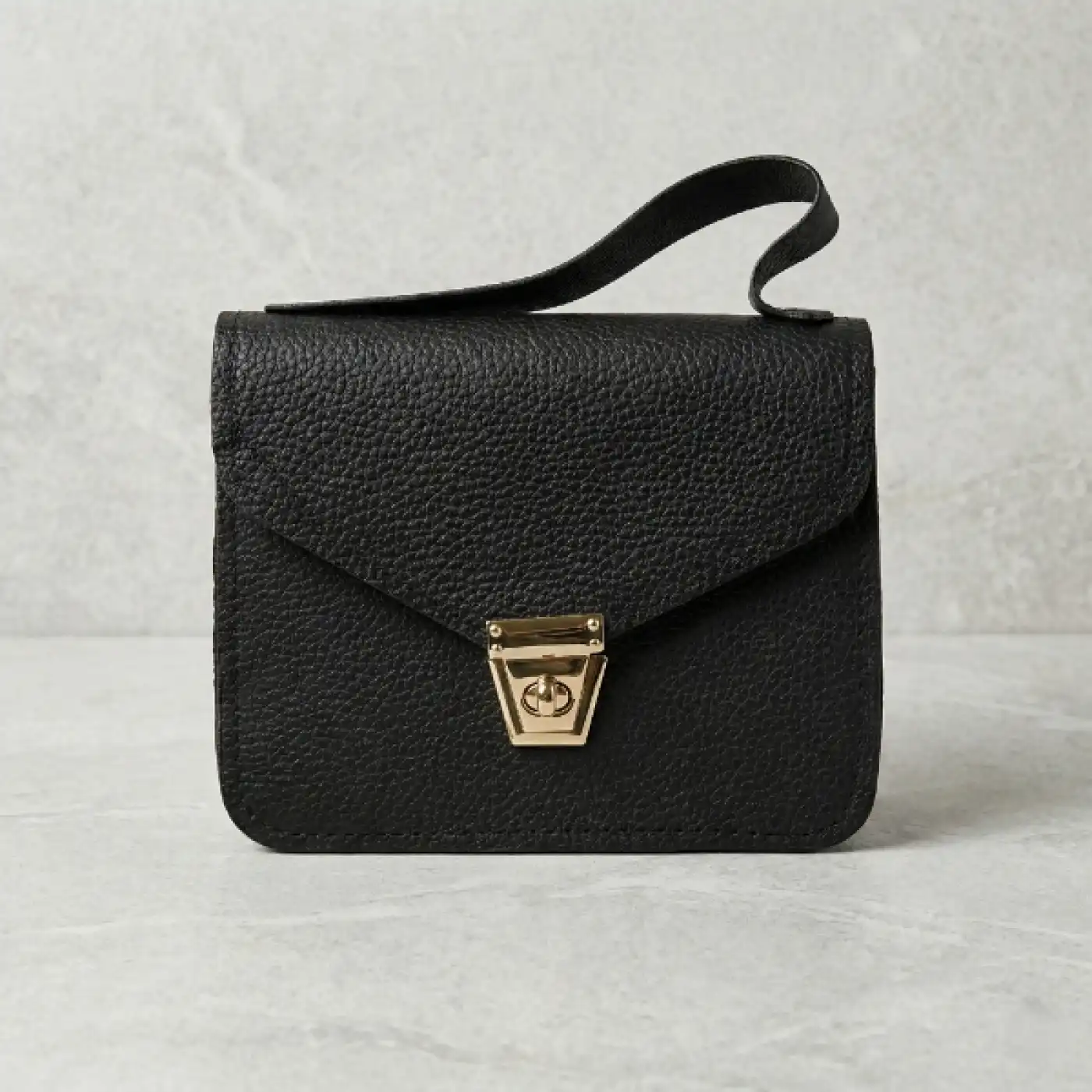 Siyah Kutu El Çantası