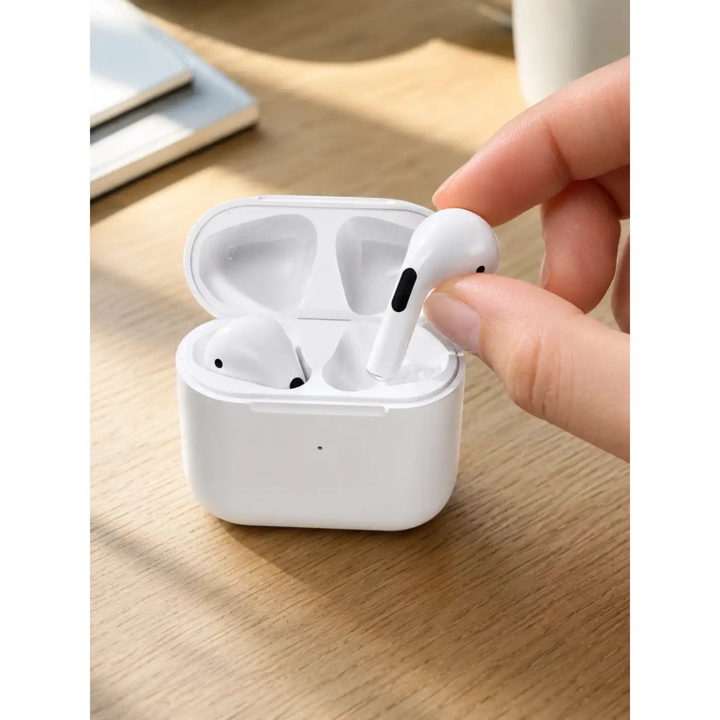 TWS Kablosuz Bluetooth Kulaklık 3 Saat Müzik 4 Saat Konuşma Şarj Kutulu
