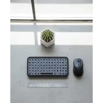 RGB Işıklı Kablosuz Mini Klavye 10 mm İnce Gövde