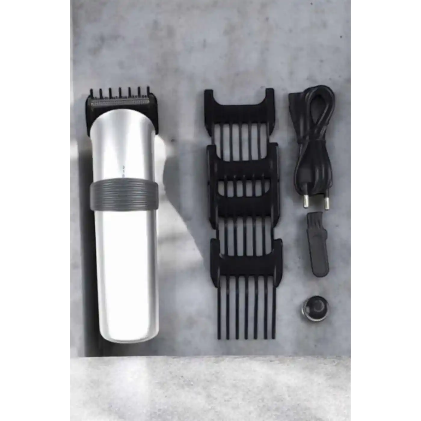 4 Taraklı Taşınabilir Profesyonel Saç ve Sakal Kesme Tıraş Makinesi