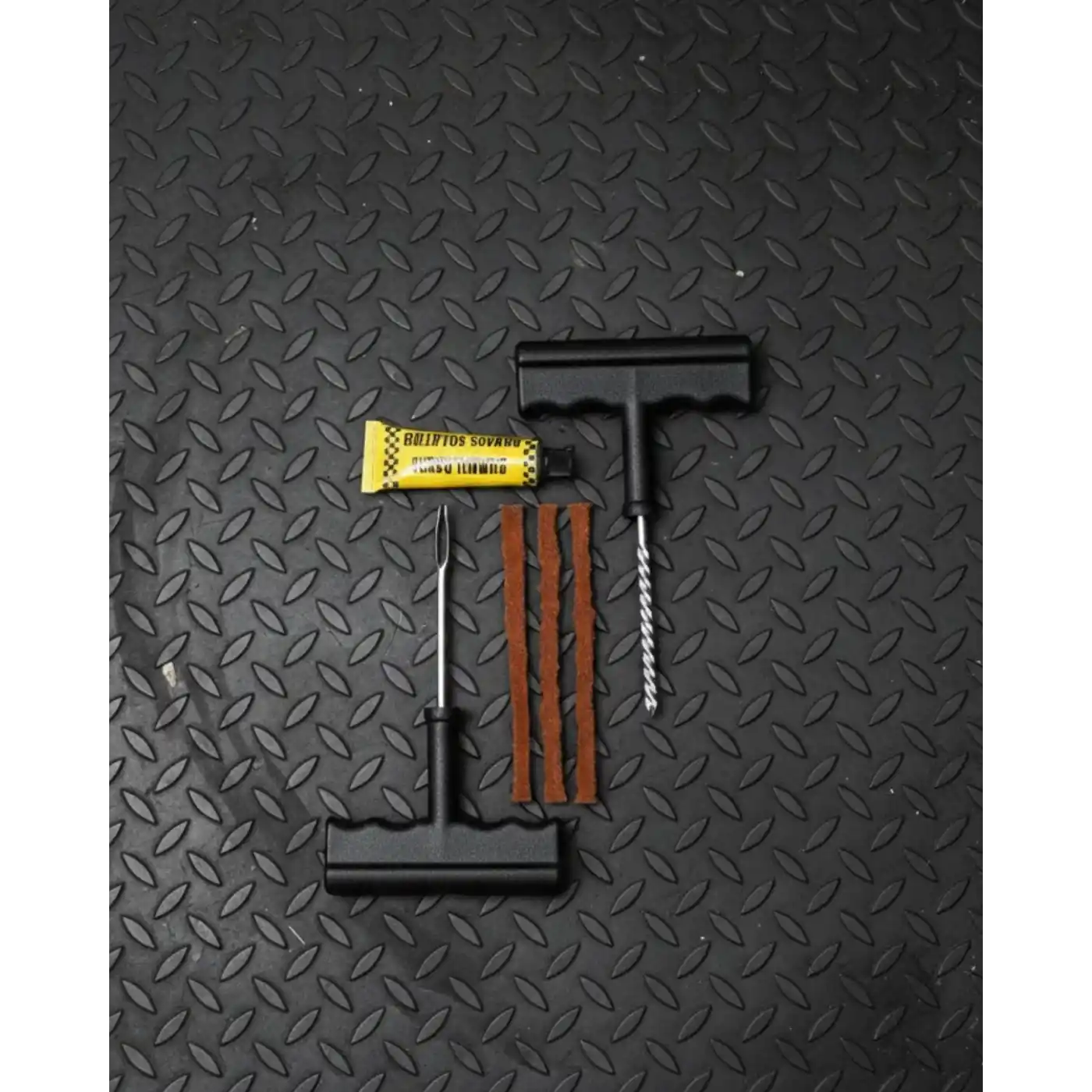 Her Araçta Olması Gereken Pratik ve Güçlü Lastik Tamir Kiti