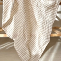 Çizgili Çift Katlı Müslin Bebek Örtüsü | %100 Organik Pamuk | Bej çizgili