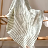 Çizgili Çift Katlı Müslin Bebek Örtüsü | %100 Organik Pamuk | Yeşil çizgili