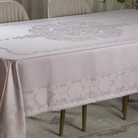 Pembe Pano Desen İşlemeli Masa Örtüsü