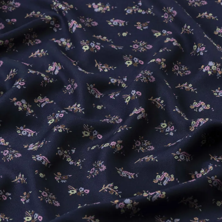 Çiçek Demetli Lacivert Kaşmir Viskon