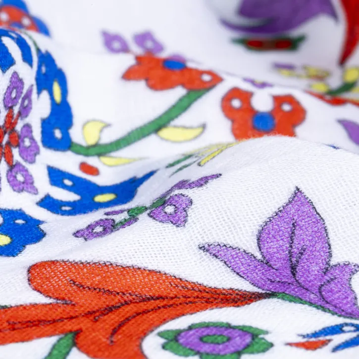 Beyaz Zeminli Çini Desen Müslin Kumaş