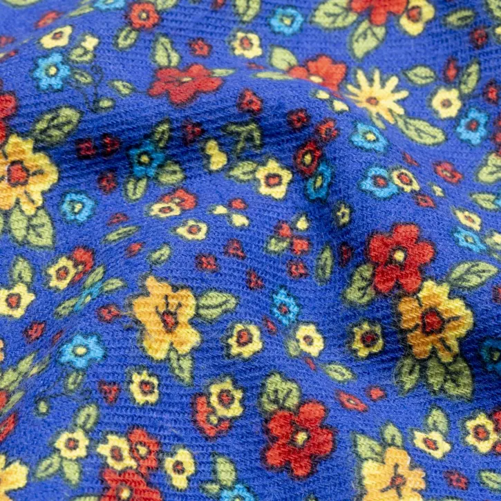 Mavi Çiçek Desenli Pazen Kumaş