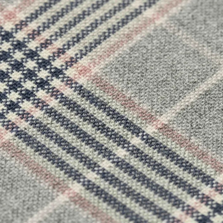 Pembe-Lacivert Çizgili Gri Ekose Gabardin