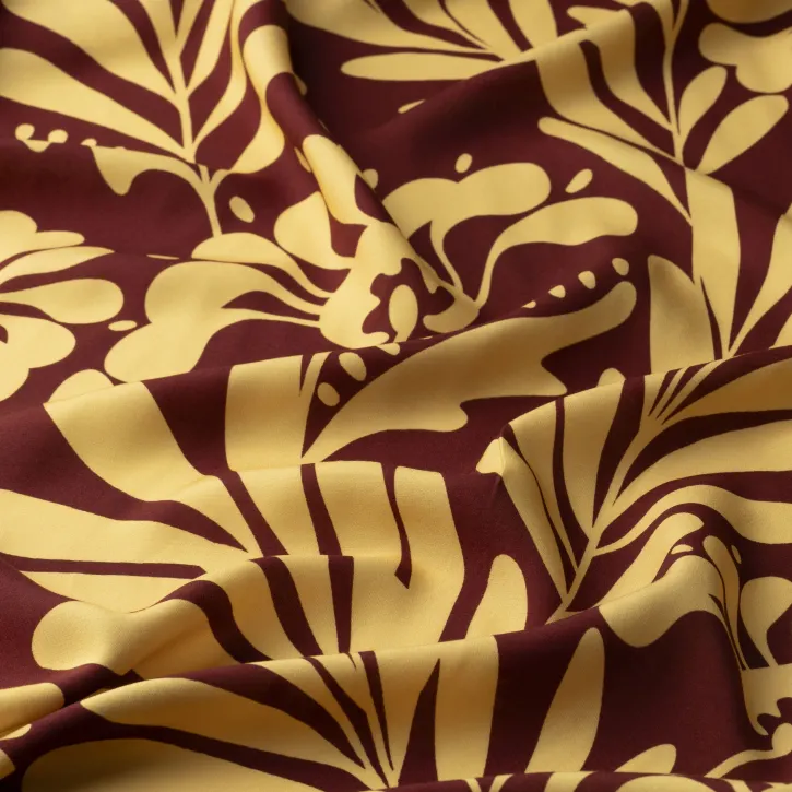 Kiremit Zemin Çiçek Desenli Viskon Empirme Kumaş