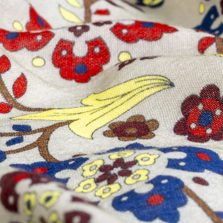 Krem Zeminli Çini Desen Müslin Kumaş