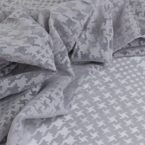 Açık Gri Kazayağı Desenli İpeker Yakma Kumaş