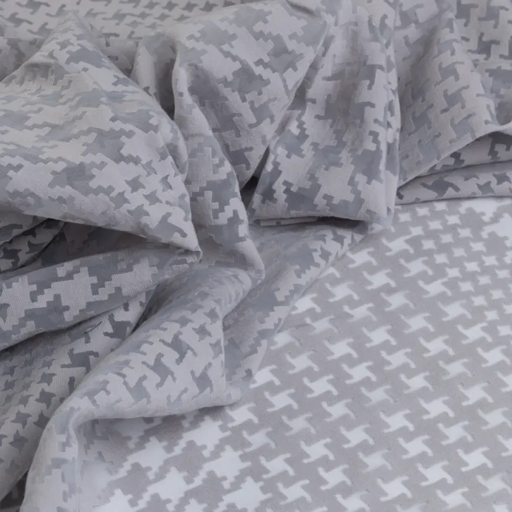 Açık Gri Kazayağı Desenli İpeker Yakma Kumaş