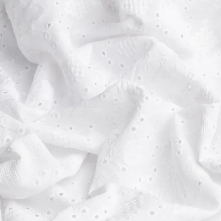 Beyaz Nakışlı Fisto Kumaş