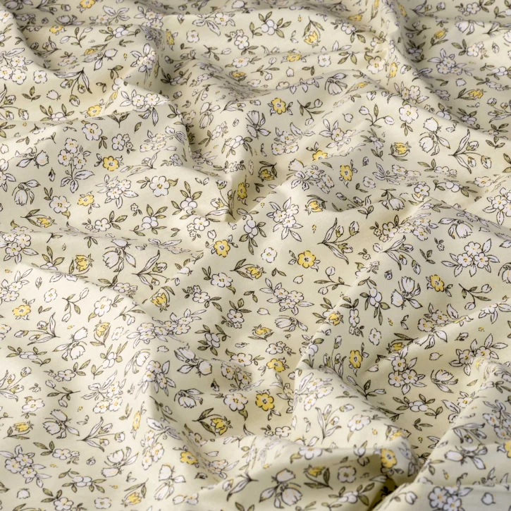 Fildişi Kır Çiçek Desen Poplin Kumaş