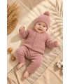 %100 Pamuk Örme Triko Bebek 3’lü Takım – Ahşap Düğmeli Hırka, Pantolon ve Bere