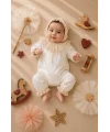 Kız Bebek %100 Pamuk Dantel Detaylı Tulum ve Bağlamalı Bone Seti 0-6 Ay