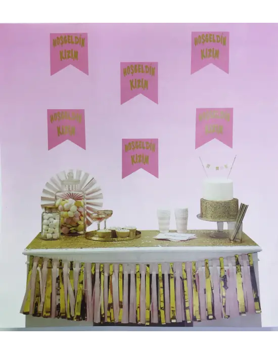 Pembe Üzeri Altın Hoşgeldin Kızım Flama Süs