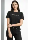 SBRD- Kadın Wafıl Kumaş Tişört Regular Kalıp Bisiklet Yaka Baskılı T-shirt - Siyah