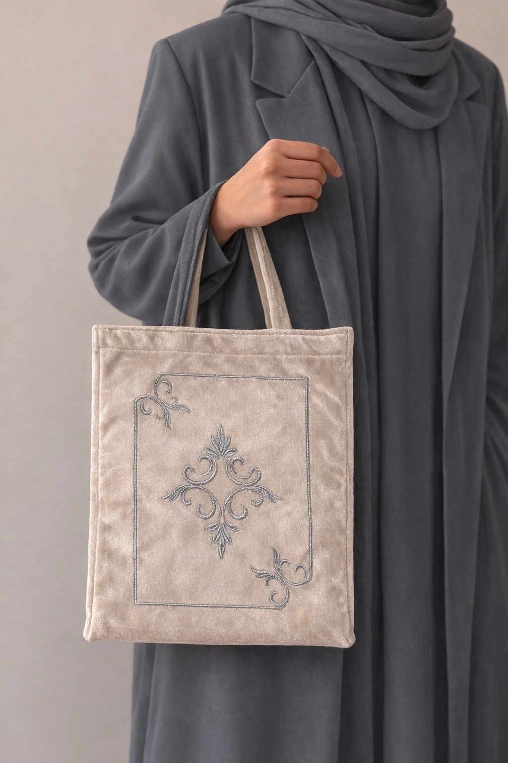 Nakışlı Kadife Kuran Çantası Çeyizlik Seccade Terlik Gümüş Cappucino