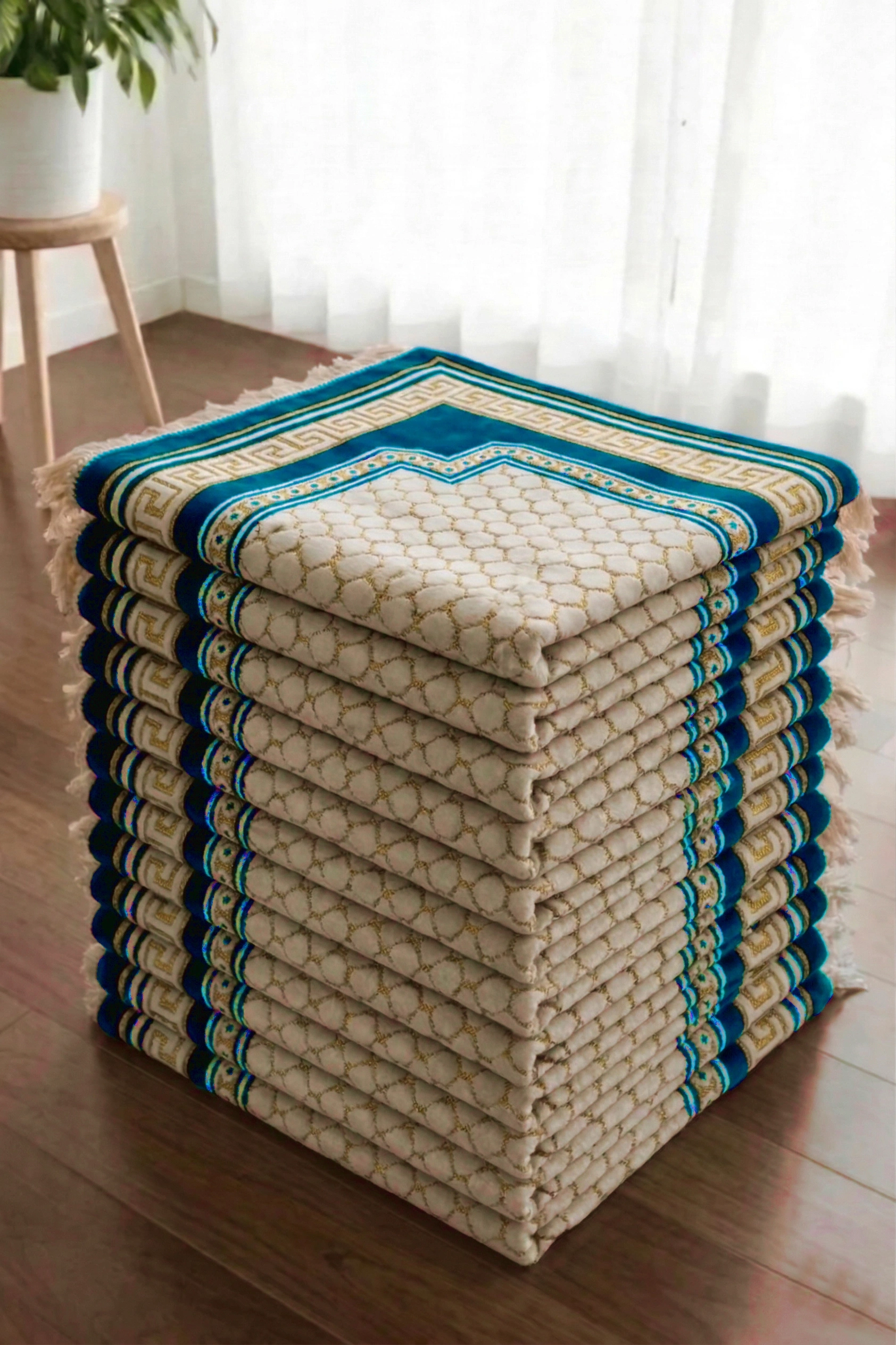 10 Adet Kadife Seccade Parlak Mavi (70cm x 110cm 400gr) Hac Ve Umre Hediyesi