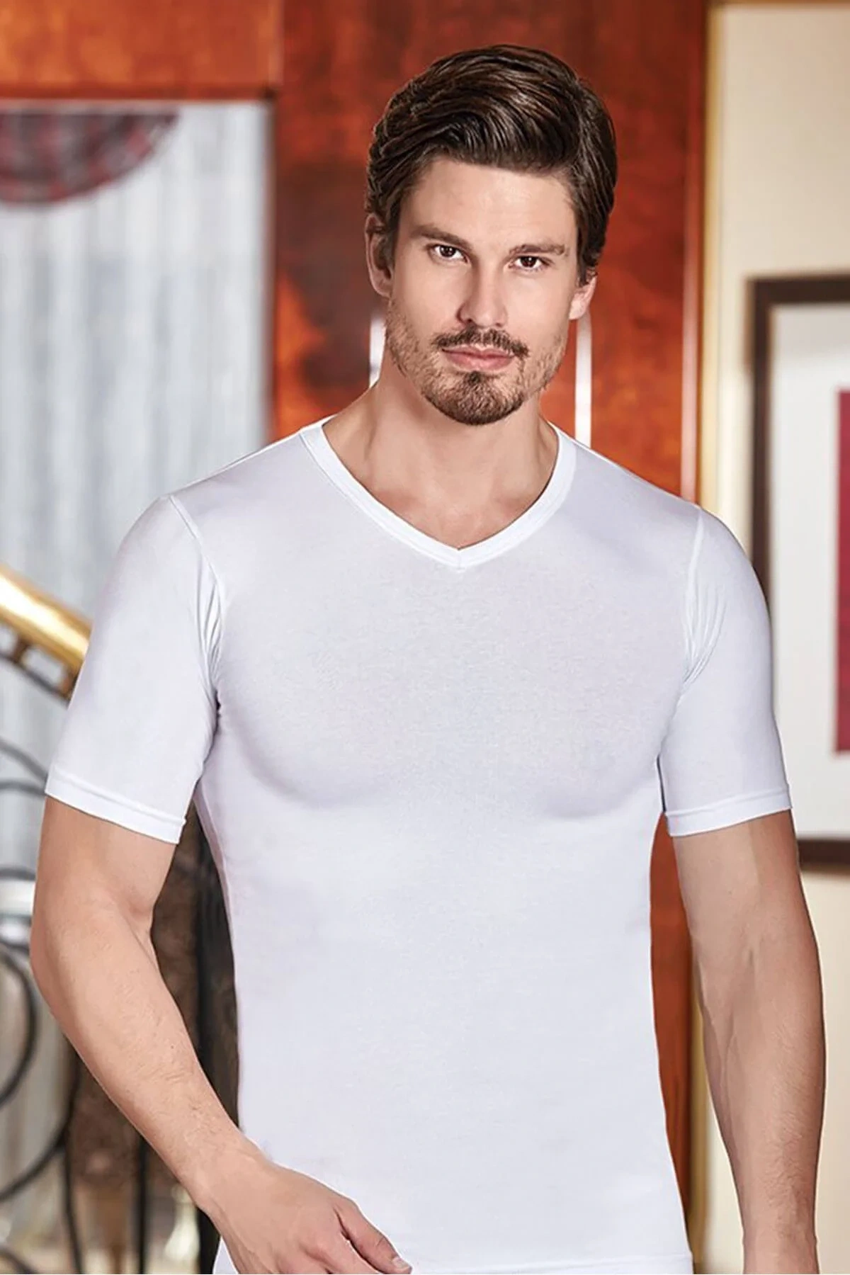 Erkek Beyaz V Yaka Tişört B1027
