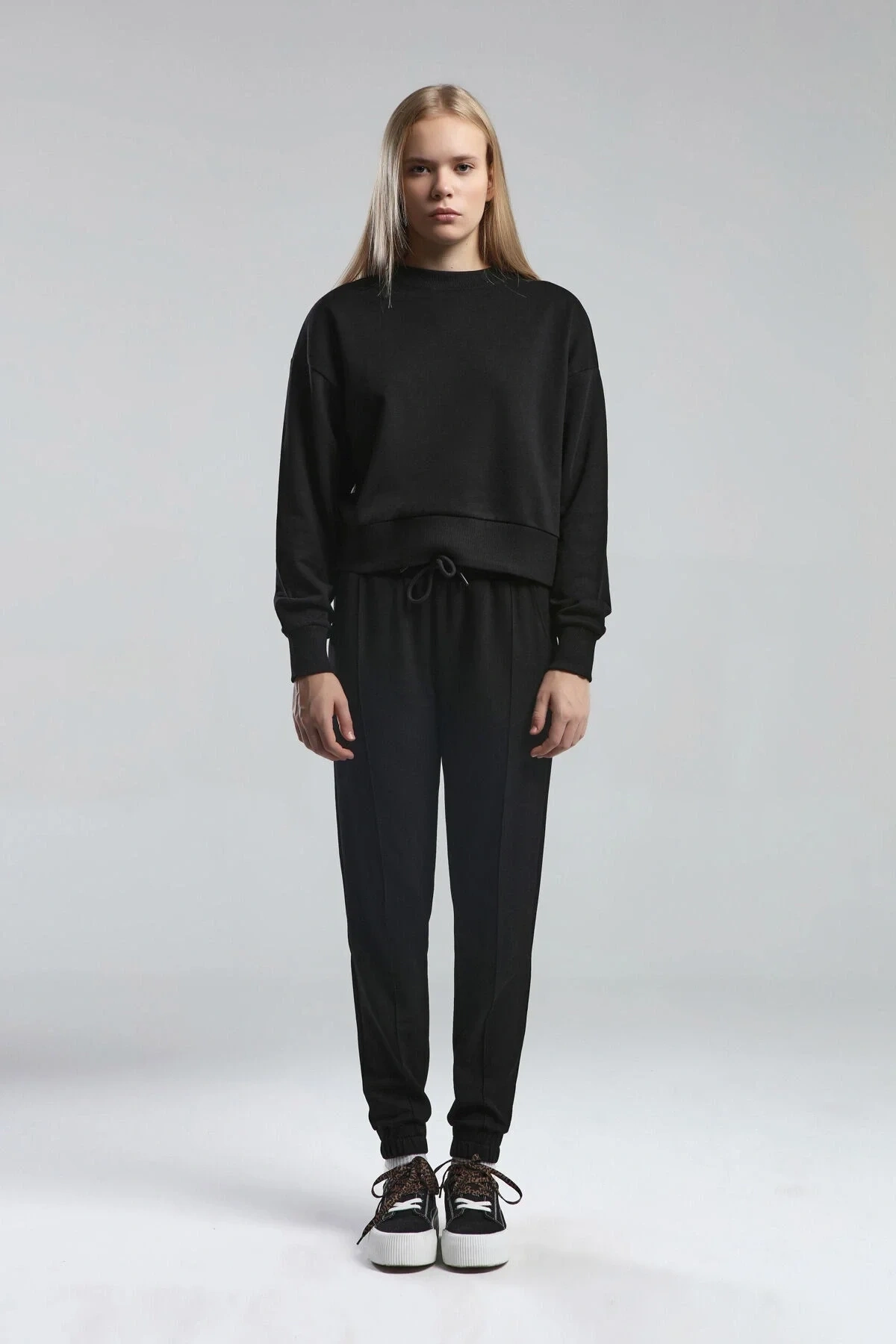 Kadın Basıc Bisiklet Yaka Uzun Kol Sweatshırt Black