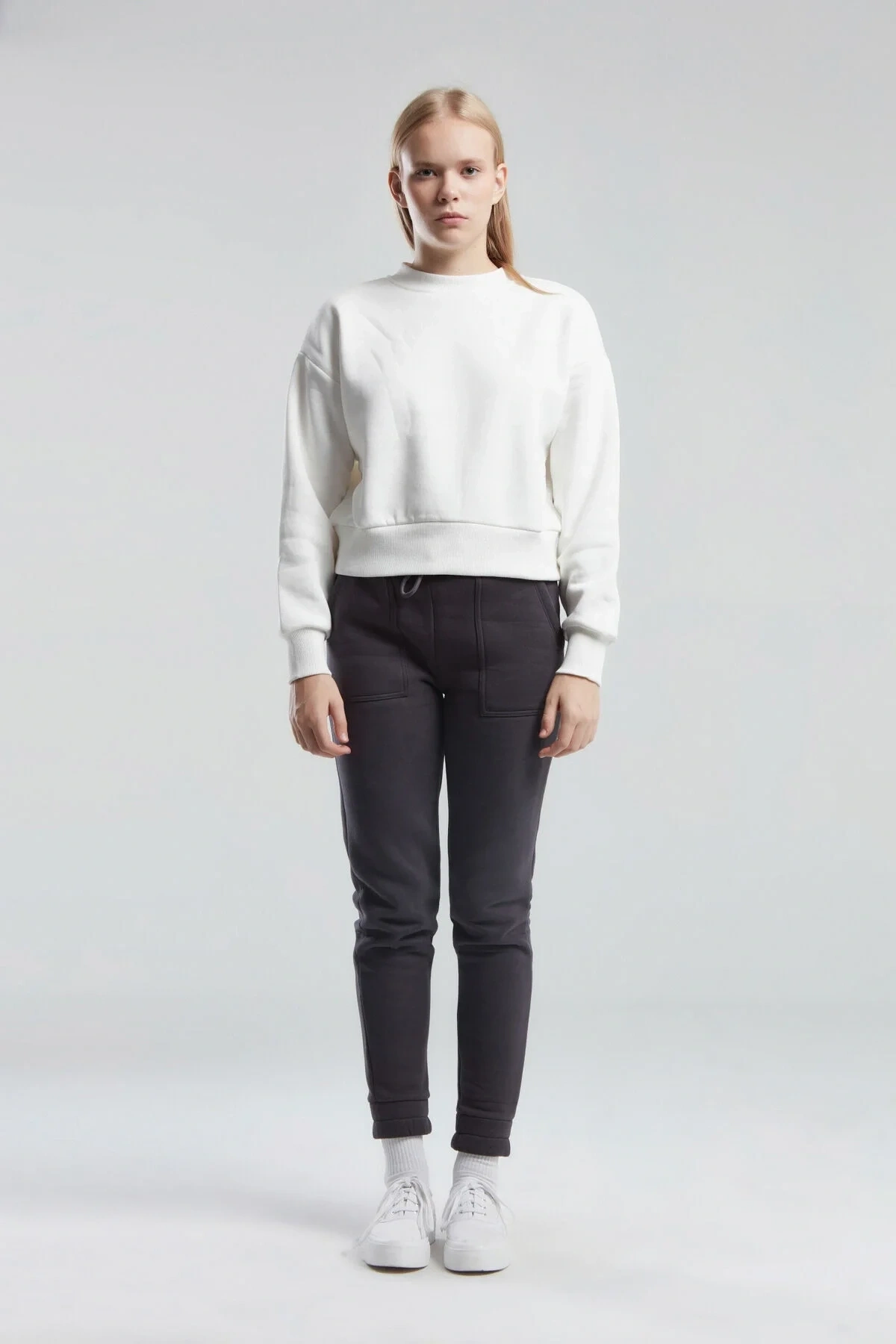 Kadın Basıc Bisiklet Yaka Uzun Kol Sweatshırt Whıte