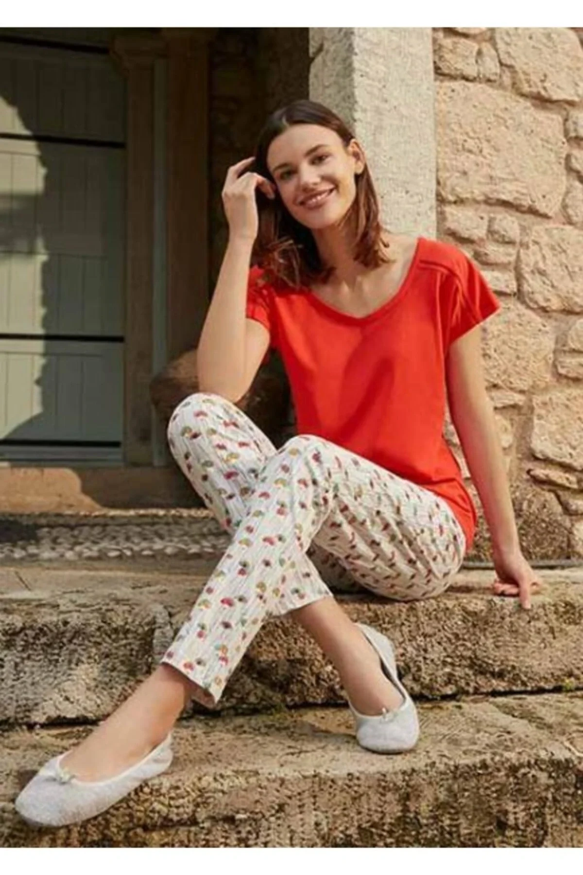 Kadın Nar Çiçeği Desenli Pijama Takımı