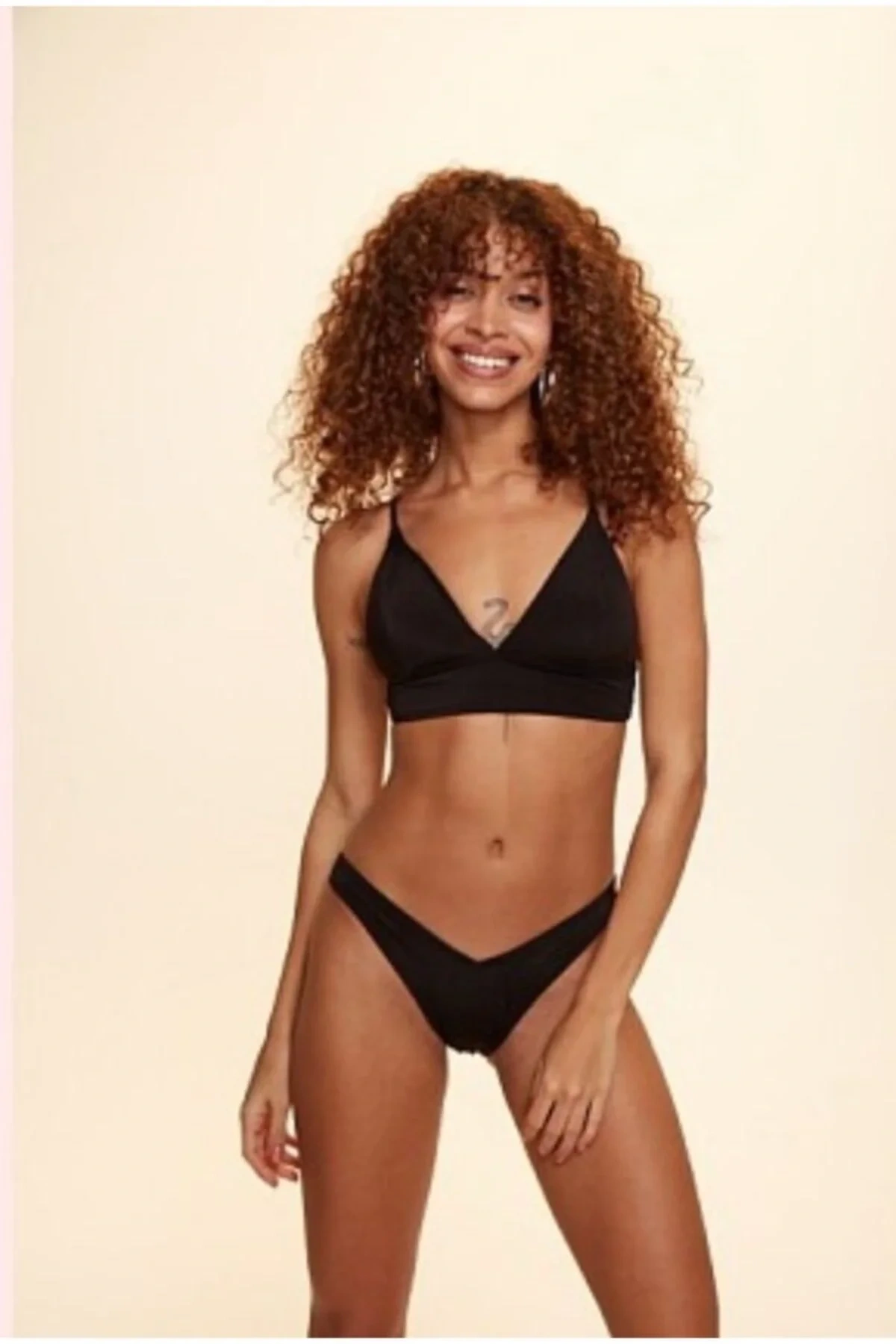 Kadın Siyah Crush Sırtı Çapraz Üçgen Bikini Tek Üst