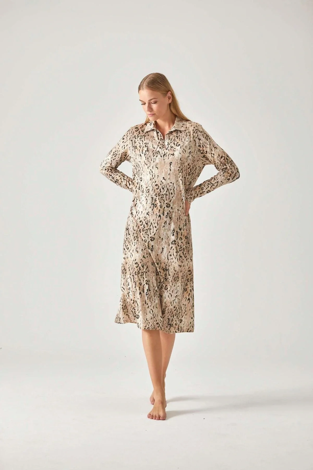 Leopar Siyah Desenli Viskon Kadın Gecelik