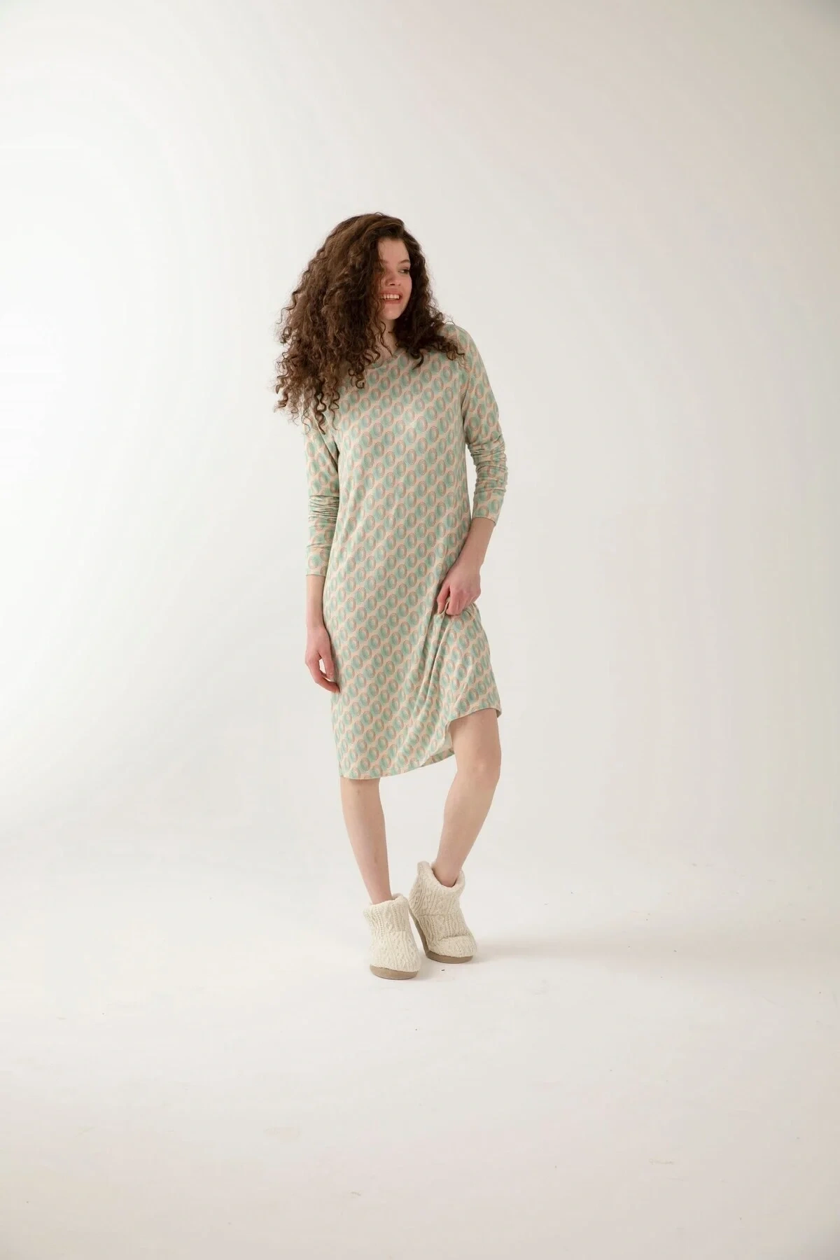 Mavi Renk Çıtır Desenli Kadın Gecelik