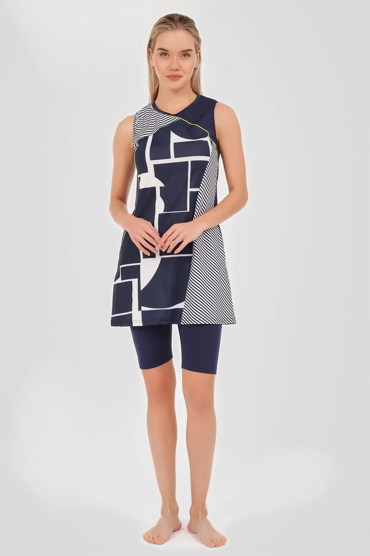 Patchwork Sıfır Kol Yarı Kapalı Mayo