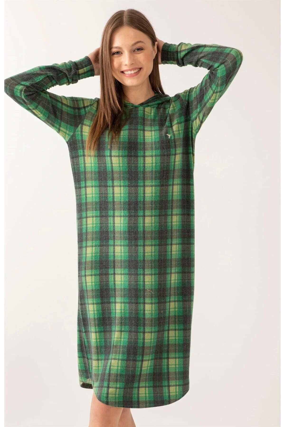 Yeşil Renk Ekose Kapşonlu Kadın Gecelik