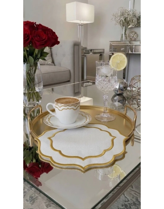 Nakışlı Kahve Yanı Sunumluk Peçete Gold Dalgalı Kenar Kokteyl Peçetesi Bardak Altlığı Beyaz