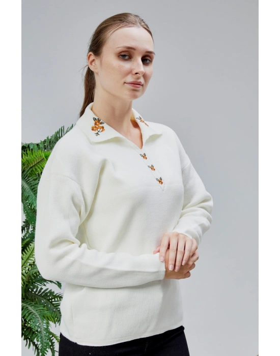 Kadın Polo Yaka Oversize Çiçek Nakışlı Triko Kazak Ekru