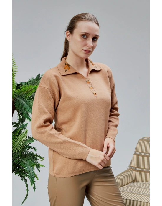 Kadın Polo Yaka Oversize Çiçek Nakışlı Triko Kazak Vizon