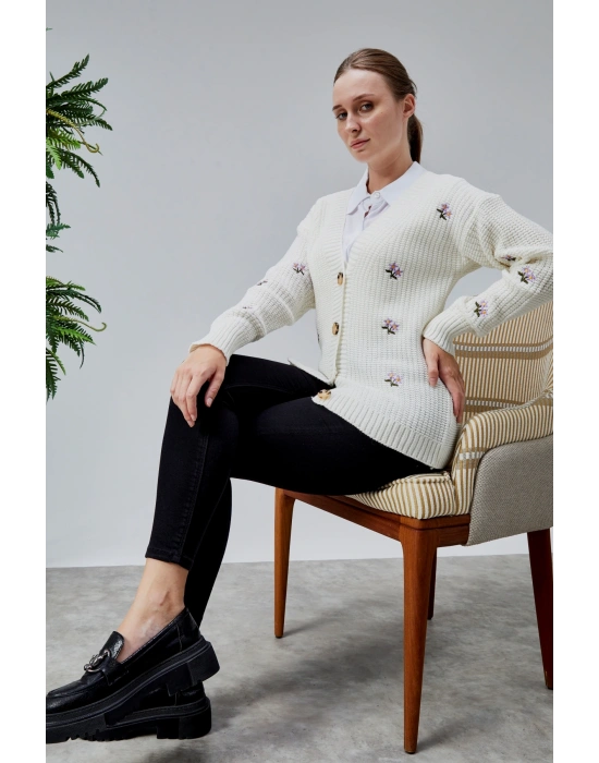 Lugmo Kadın Triko Hırka Çiçek Nakışlı Standart Beden Ekru