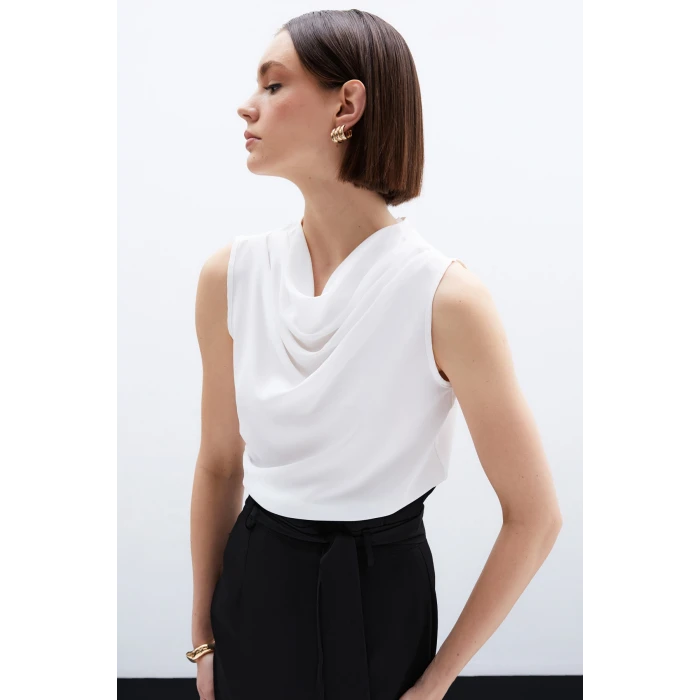 SATEN DEGAJE YAKA BEYAZ BULUZ