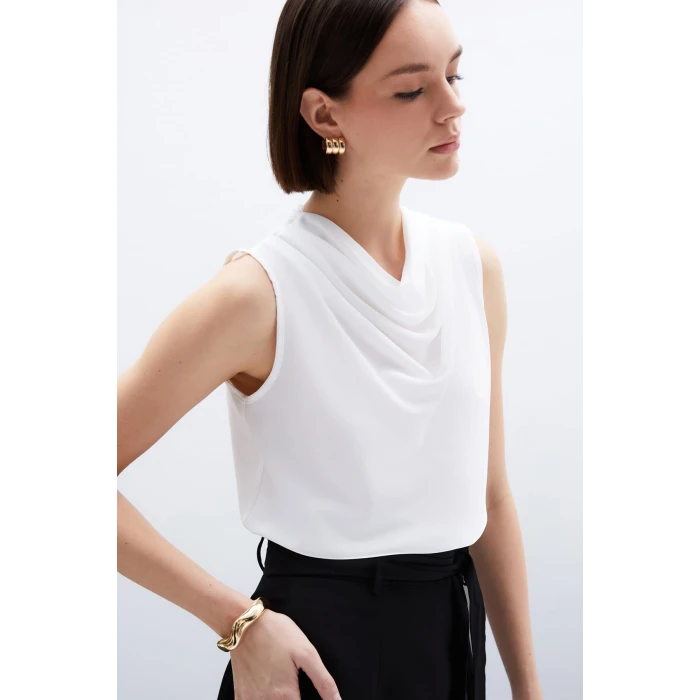 SATEN DEGAJE YAKA BEYAZ BULUZ