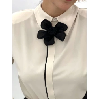 KREM ÇİÇEK DETAYLI GÖMLEK