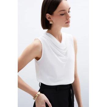 SATEN DEGAJE YAKA BEYAZ BULUZ