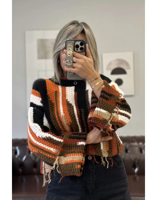 DİKEY ÇİZGİLİ SAÇAKLI CROP KAZAK