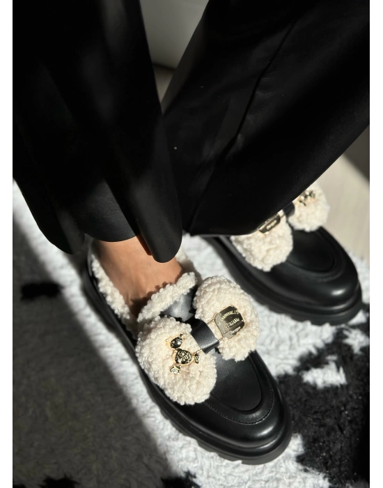 LEİLA PELUŞ DETAYLI LOAFER SİYAH