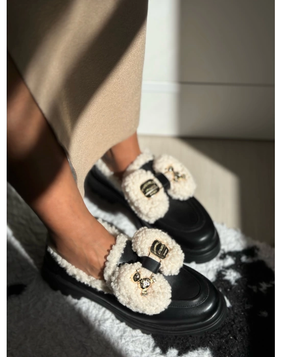LEİLA PELUŞ DETAYLI LOAFER SİYAH