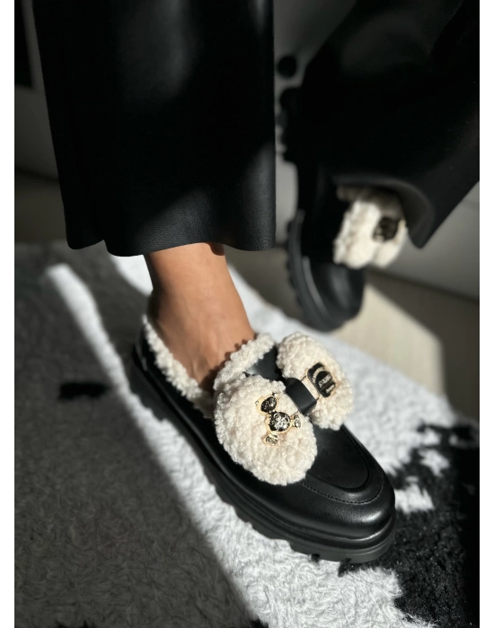 LEİLA PELUŞ DETAYLI LOAFER SİYAH